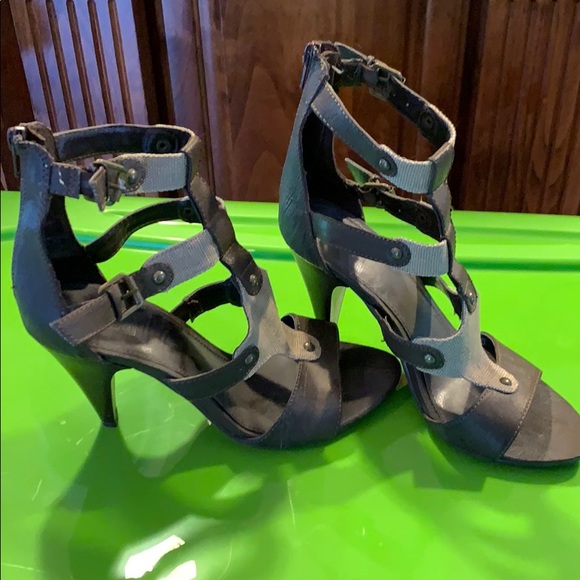 3/20$ Trend Report 9.5 gladiator heels - Picture 1 of 4